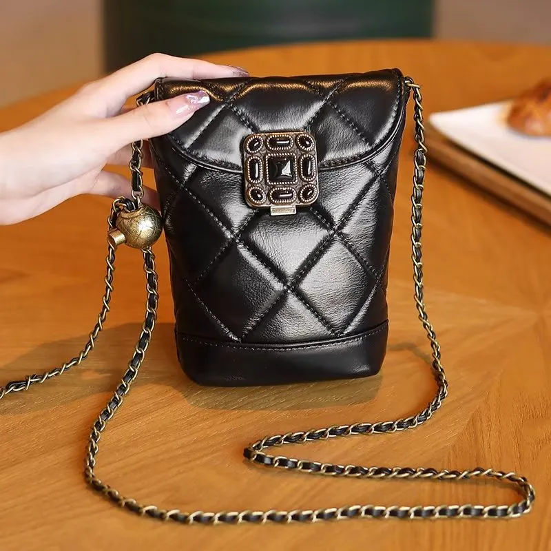 Modish Chic Hasp Shoulder Bag